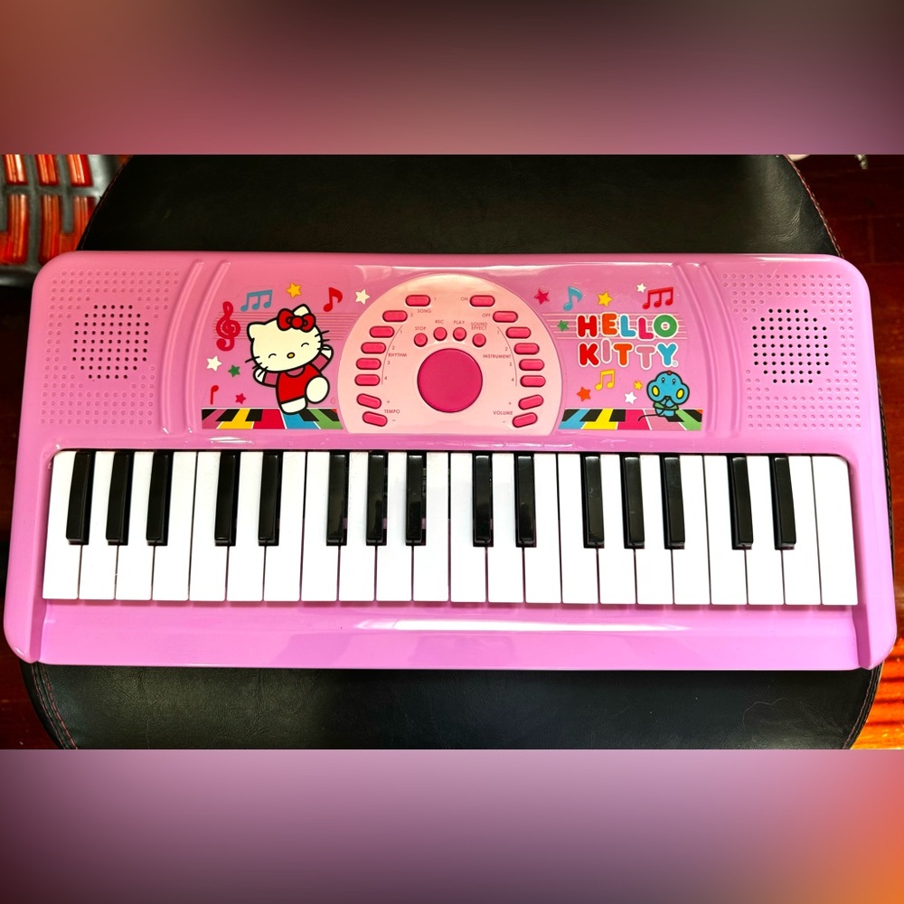 Hello Kitty Electronic Keyboard